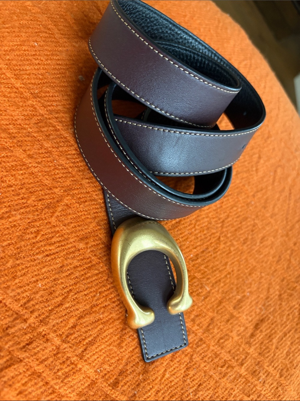 Coach Sculpted C buckle reversible - Picture 3 of 10